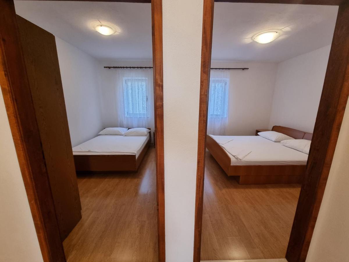 Appartement Apartman Ivan à Makarska Extérieur photo
