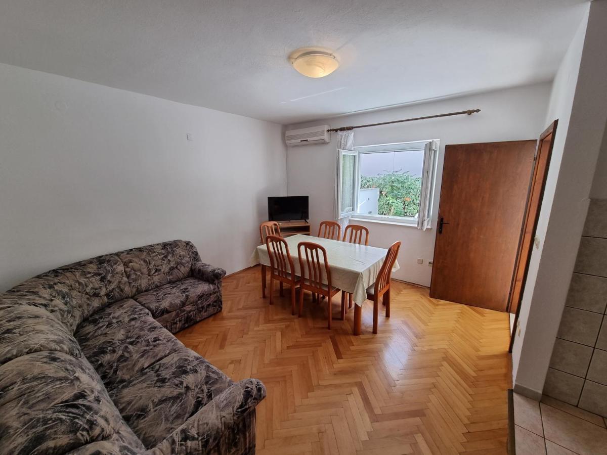 Appartement Apartman Ivan à Makarska Extérieur photo